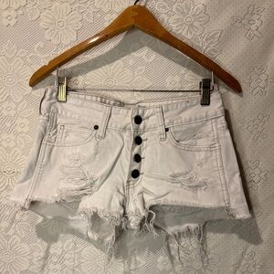 💋3 for $25 Abercrombie & Fitch low rise white ripped shorts